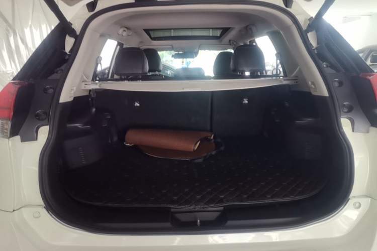 Used Nissan X-Trail 2020 2.0L XL ITS CVT 2WD SmartConnect Comfort Edition Trunk