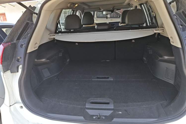 Used Nissan X-Trail 2020 2.0L XL ITS CVT 2WD SmartConnect Comfort Edition Trunk