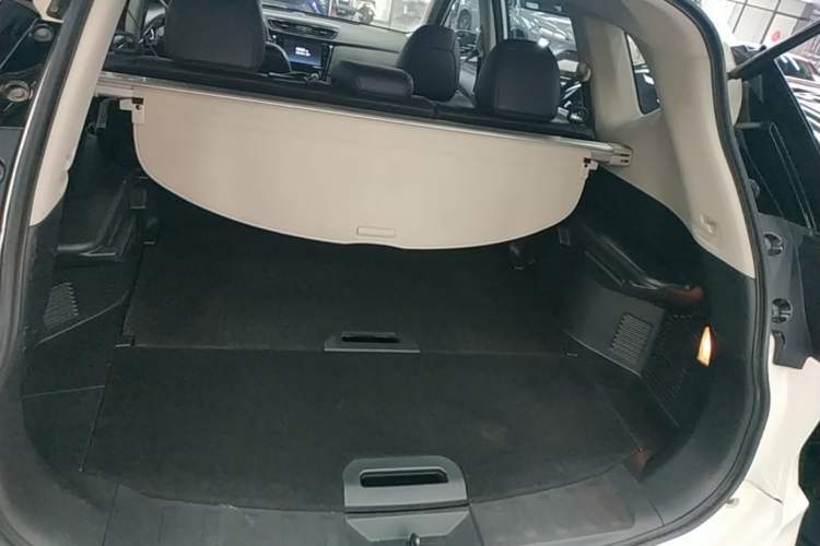 Used Nissan X-Trail 2020 2.0L XL ITS CVT 2WD SmartConnect Comfort Edition Trunk