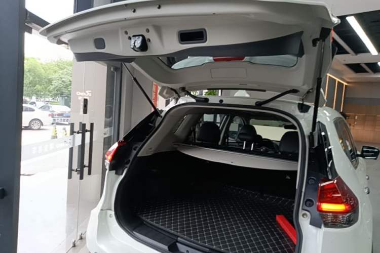 Used Nissan X-Trail 2020 2.0L XL ITS CVT 2WD SmartConnect Comfort Edition Trunk