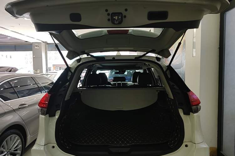 Used Nissan X-Trail 2020 2.0L XL ITS CVT 2WD SmartConnect Comfort Edition Trunk