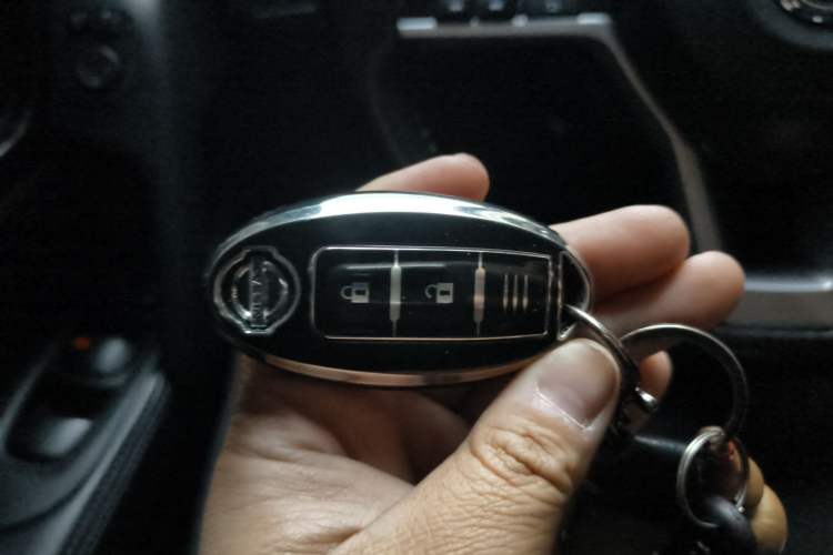 Used Nissan X-Trail 2020 2.0L XL ITS 3-Row CVT 2WD SmartConnect 7-Seater Comfort Edition Vehicle Key