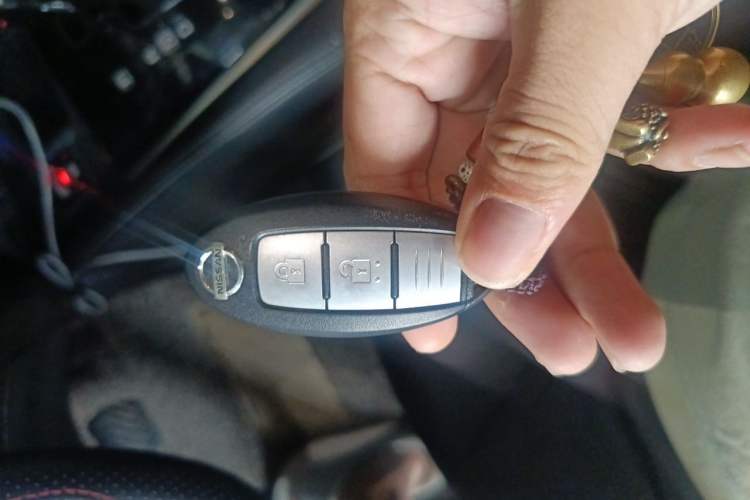 Used Nissan X-Trail 2020 2.0L XL ITS 3-Row CVT 2WD SmartConnect 7-Seater Comfort Edition Vehicle Key