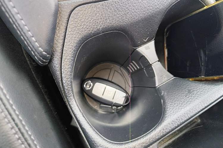 Used Nissan X-Trail 2020 2.0L XL Premium CVT 2WD SmartConnect Luxury Edition Vehicle Key