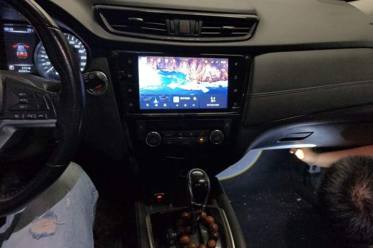 Used Nissan X-Trail 2020 2.0L XL ITS CVT 2WD SmartConnect Comfort Edition Audio And AC Panel