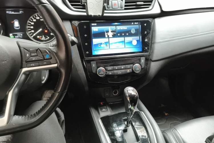 Used Nissan X-Trail 2020 2.5L XL ITS CVT 4WD Deluxe Navigation Edition Audio And AC Panel