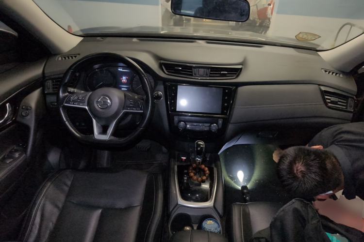 Used Nissan X-Trail 2020 2.0L XL ITS CVT 2WD SmartConnect Comfort Edition Center Console
