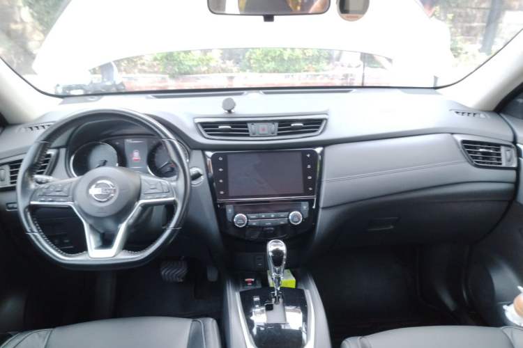 Used Nissan X-Trail 2020 2.0L XL ITS CVT 2WD SmartConnect Comfort Edition Center Console