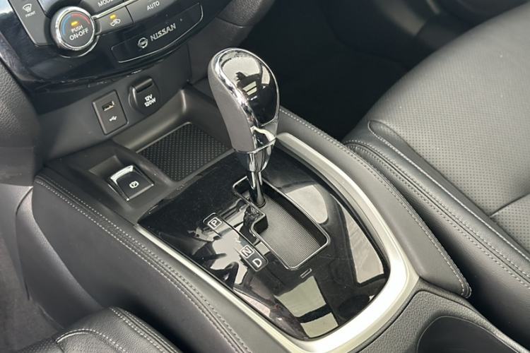 Used Nissan X-Trail 2020 2.0L XL Premium CVT 2WD SmartConnect Luxury Edition Interior 5