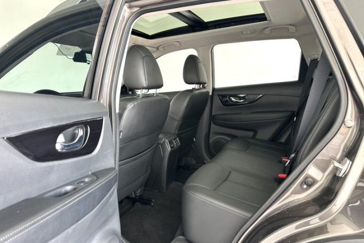 Used Nissan X-Trail 2020 2.0L XL Premium CVT 2WD SmartConnect Luxury Edition Interior 8