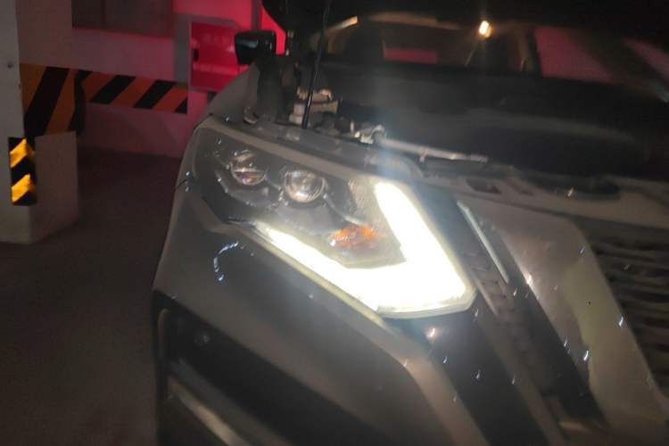 Used Nissan X-Trail 2020 2.5L XL ITS CVT 4WD Deluxe Navigation Edition Right Front Headlight