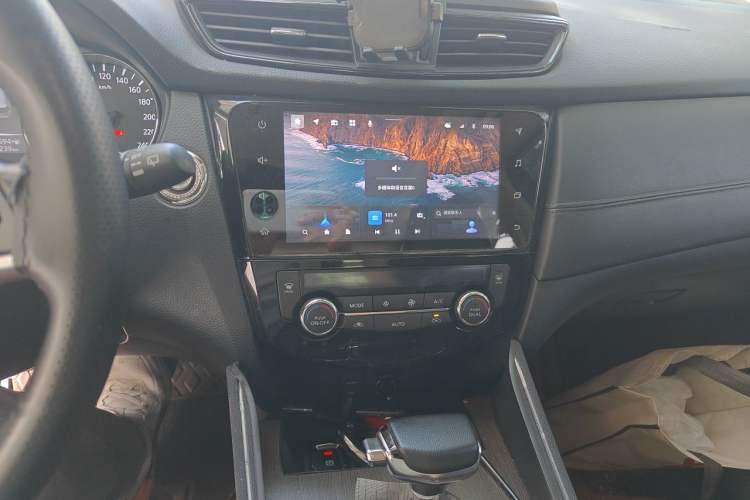 Used Nissan X-Trail 2021 2.0L CVT 2WD XL ITS SmartConnect Comfort Edition Audio And AC Panel