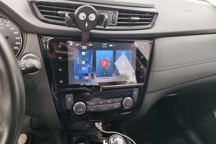 Used Nissan X-Trail 2021 2.0L CVT 2WD XL ITS SmartConnect Comfort Edition Audio And AC Panel