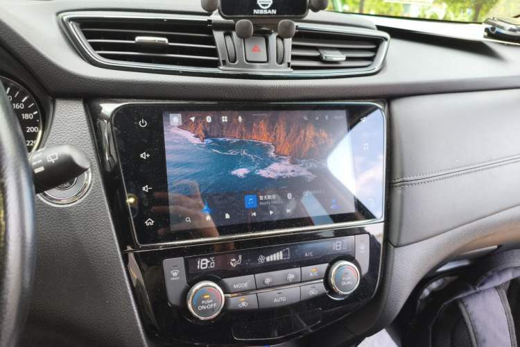 Used Nissan X-Trail 2021 2.0L CVT 2WD XL ITS Comfort Commemorative Edition Audio And AC Panel