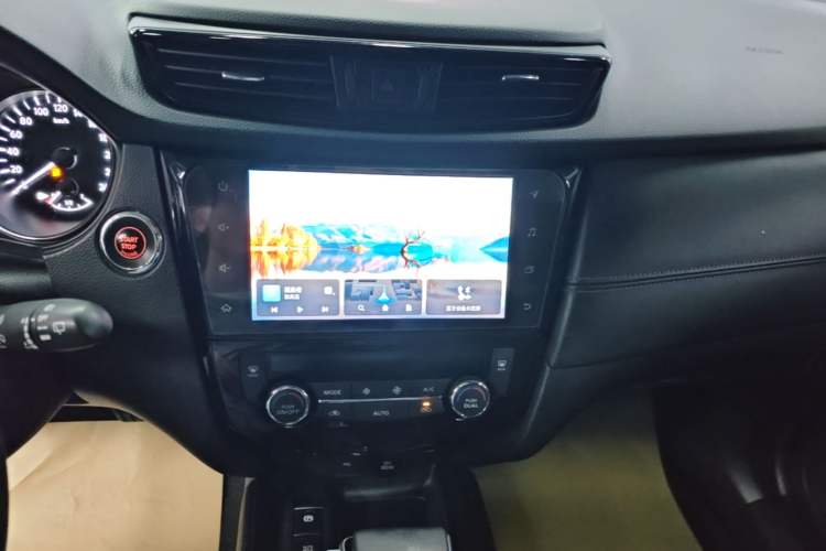 Used Nissan X-Trail 2021 2.5L CVT 4WD XL ITS Luxury Navigation Edition Audio And AC Panel