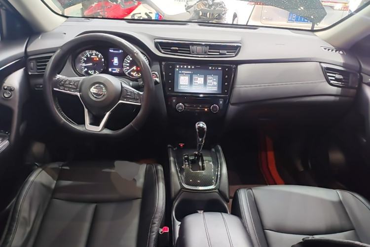 Used Nissan X-Trail 2021 2.0L CVT 2WD XL ITS 3-Row SmartConnect Seven-Seater Comfort Edition Center Console
