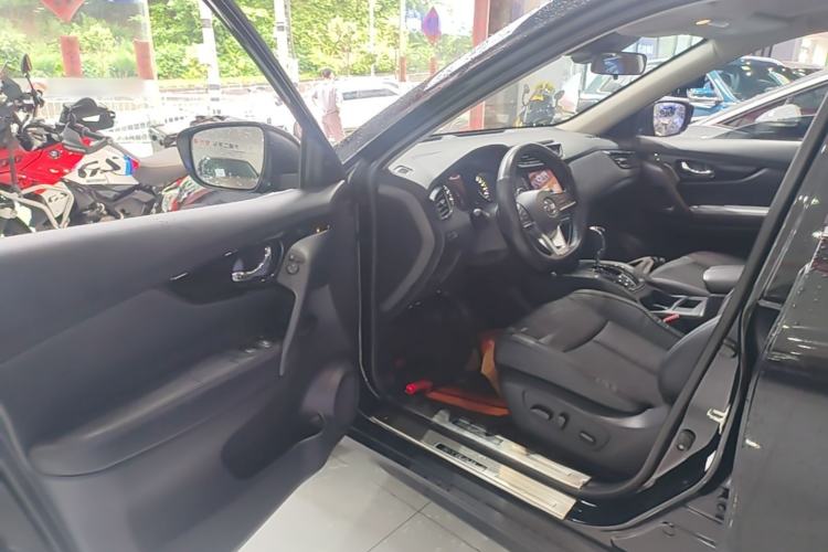 Used Nissan X-Trail 2021 2.0L CVT 2WD XL ITS 3-Row SmartConnect Seven-Seater Comfort Edition Driver Seat