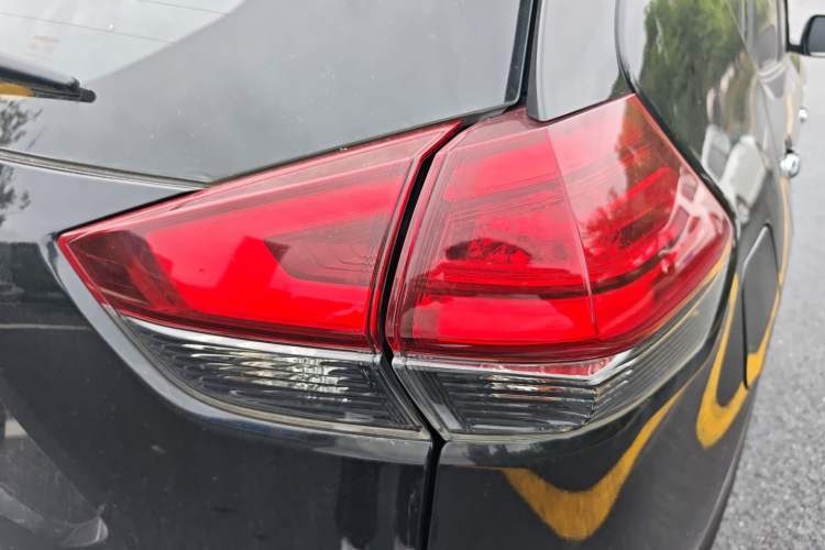Used Nissan X-Trail 2021 2.0L CVT 2WD XL ITS SmartConnect Comfort Edition Exterior 3
