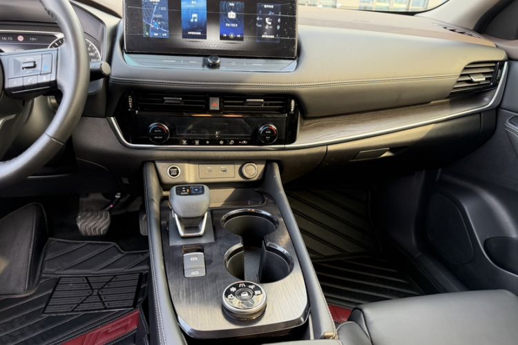 Used Nissan X-Trail 2021 VC-Turbo 300 CVT 4WD Luxury Edition Gear Lever