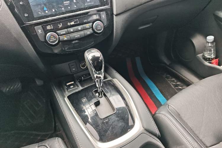 Used Nissan X-Trail 2021 2.0L CVT 2WD XL ITS SmartConnect Comfort Edition Gear Lever