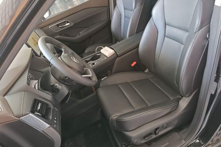 Used Nissan X-Trail 2021 VC-Turbo 300 CVT 2WD Luxury Edition Left Front Seat
