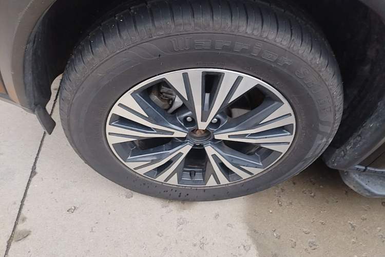 Used Nissan X-Trail 2021 VC-Turbo 300 CVT 4WD Luxury Edition Left Front Wheel Hub