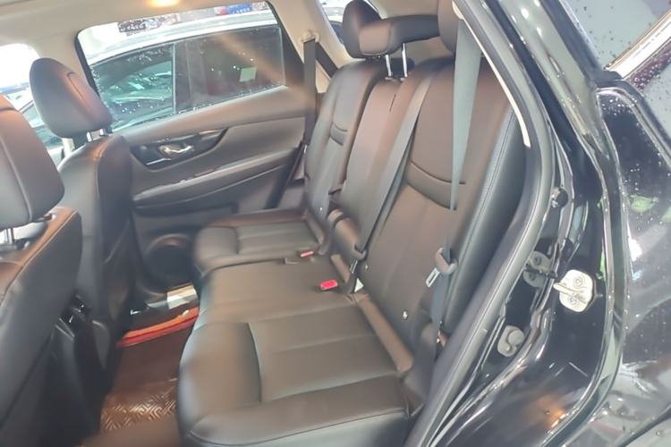 Used Nissan X-Trail 2021 2.0L CVT 2WD XL ITS 3-Row SmartConnect Seven-Seater Comfort Edition Left Rear Seat