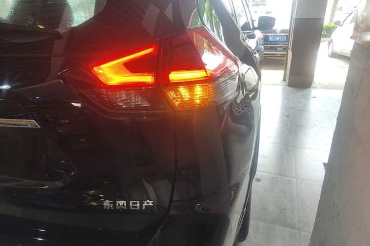 Used Nissan X-Trail 2021 2.0L CVT 2WD XL Premium SmartConnect Deluxe Edition Right Rear Taillight