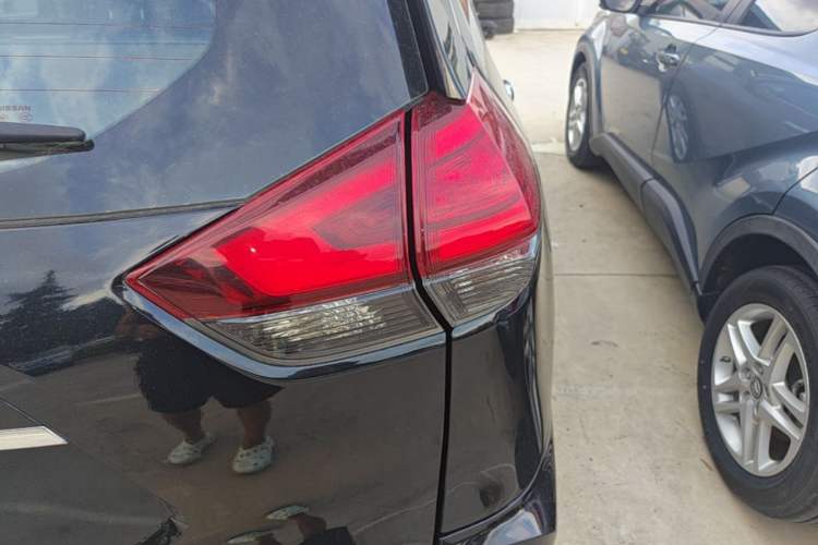 Used Nissan X-Trail 2021 2.0L CVT 2WD XL ITS SmartConnect Comfort Edition Right Rear Taillight