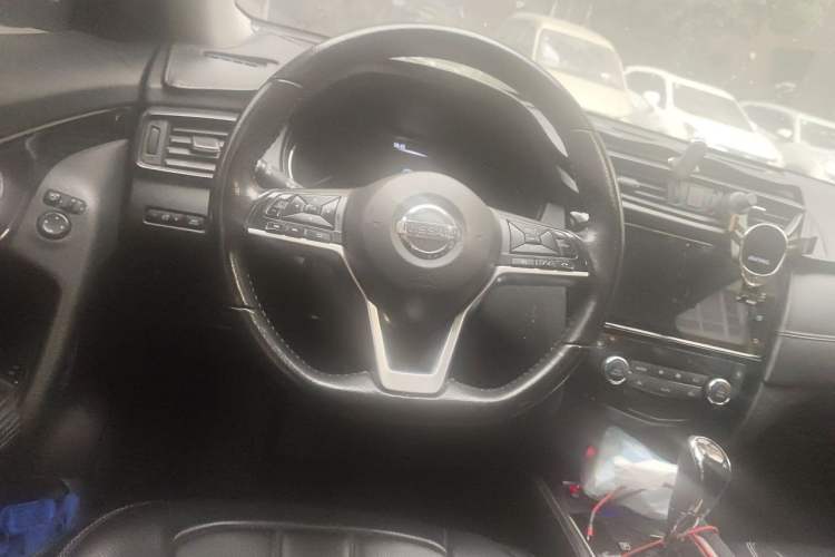 Used Nissan X-Trail 2021 2.0L CVT 2WD XL Premium SmartConnect Deluxe Edition Steering Wheel