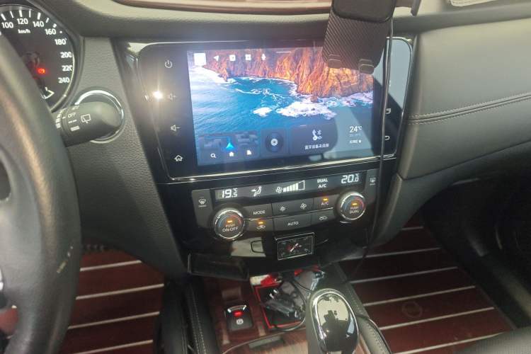 Used Nissan X-Trail 2021 2.0L CVT 2WD XL ITS SmartConnect Comfort Edition Audio And AC Panel