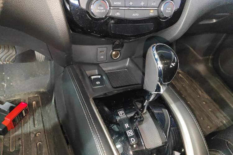 Used Nissan X-Trail 2021 2.0L CVT 2WD XL ITS SmartConnect Comfort Edition Gear Lever