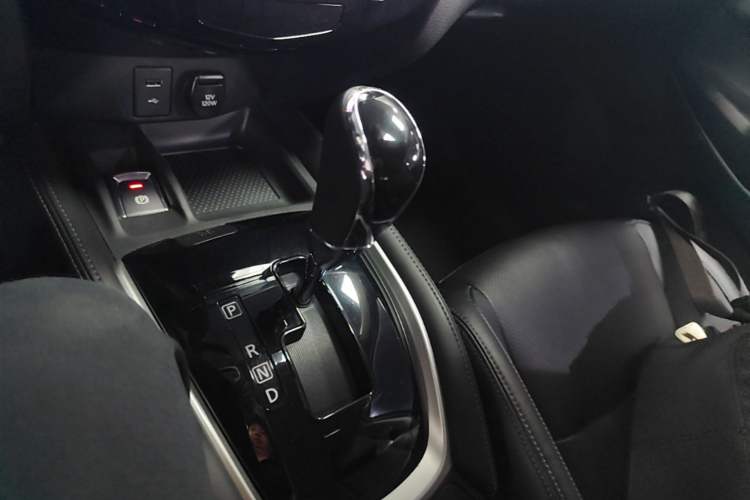 Used Nissan X-Trail 2021 2.0L CVT 2WD XL ITS SmartConnect Comfort Edition Gear Lever