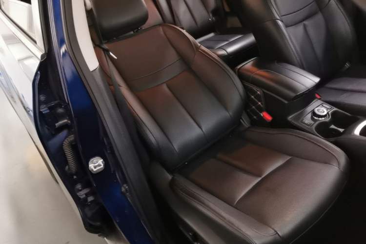 Used Nissan X-Trail 2021 2.5L CVT 4WD XL ITS 3-Row Luxury Flagship Edition Right Front Seat