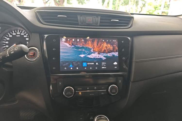 Used Nissan X-Trail 2021 2.0L CVT 2WD XL ITS SmartConnect Comfort Edition Audio And AC Panel