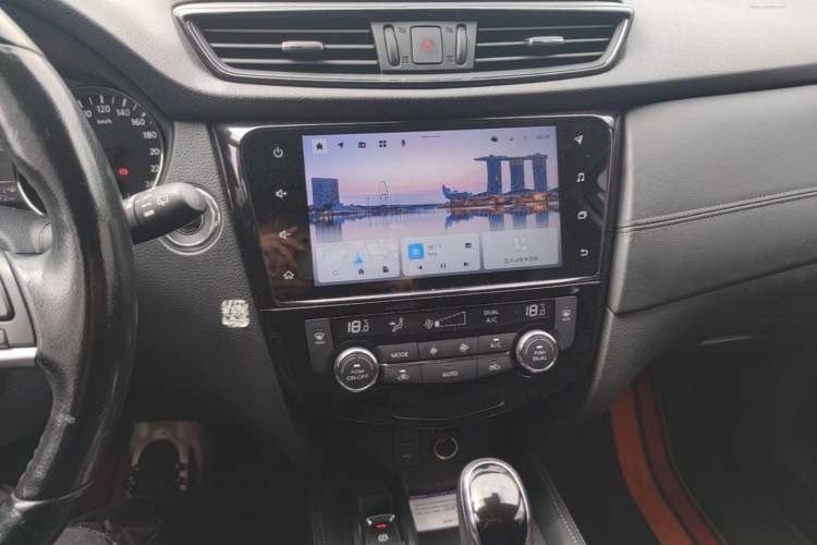 Used Nissan X-Trail 2021 2.0L CVT 2WD XL ITS SmartConnect Comfort Edition Audio And AC Panel