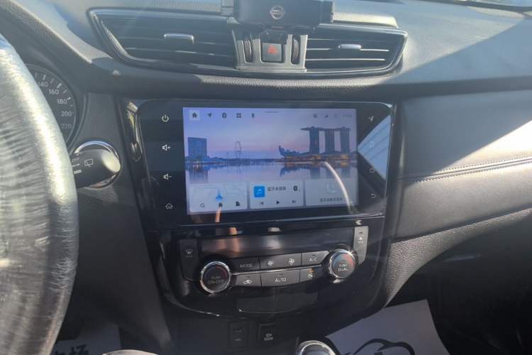 Used Nissan X-Trail 2021 2.0L CVT 2WD XL Premium SmartConnect Deluxe Edition Audio And AC Panel