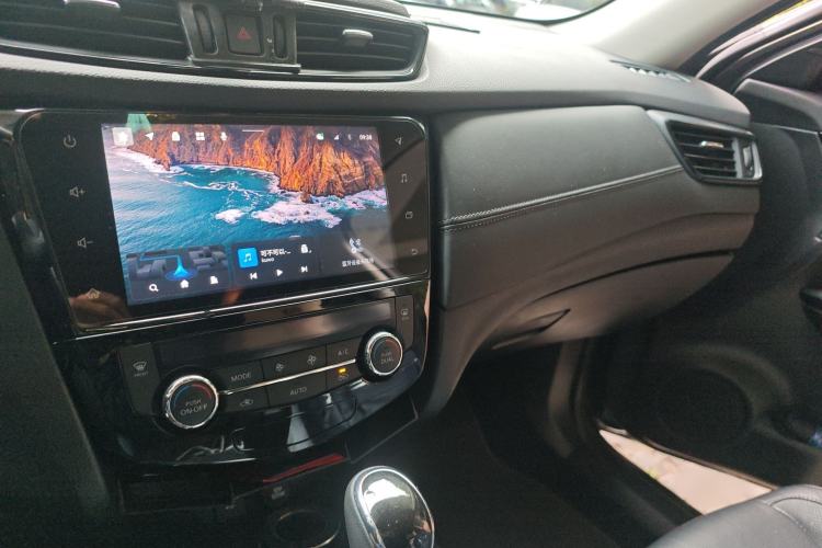 Used Nissan X-Trail 2021 2.0L CVT 2WD XL Premium SmartConnect Deluxe Edition Audio And AC Panel