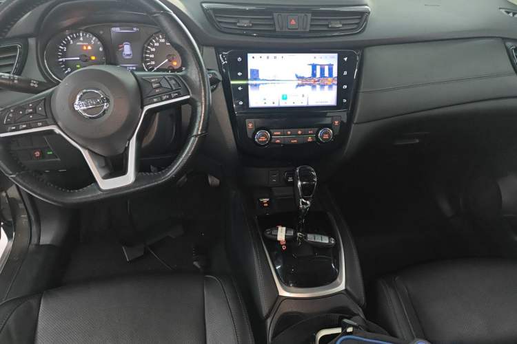Used Nissan X-Trail 2021 2.0L CVT 2WD XL Premium Commemorative Edition Audio And AC Panel