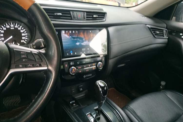 Used Nissan X-Trail 2021 2.5L CVT 4WD XL SmartConnect Leading Edition Audio And AC Panel