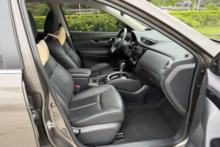 Used Nissan X-Trail 2021 2.0L CVT 2WD XL ITS SmartConnect Comfort Edition Interior 8