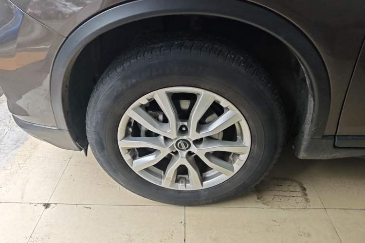 Used Nissan X-Trail 2021 2.0L CVT 2WD XL ITS SmartConnect Comfort Edition Left Front Wheel Hub