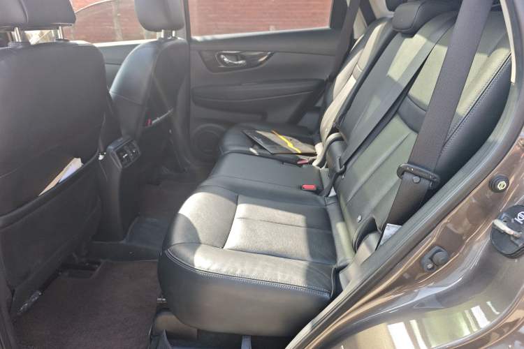 Used Nissan X-Trail 2021 2.5L CVT 4WD XL ITS 3-Row Luxury Flagship Edition Left Rear Seat