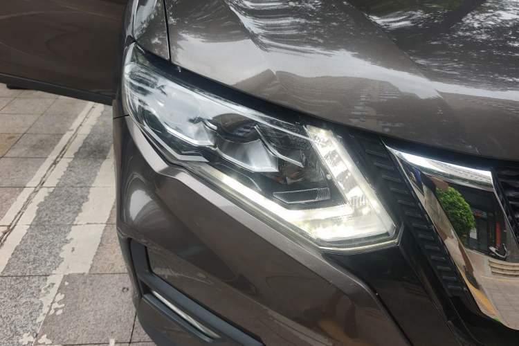Used Nissan X-Trail 2021 2.0L CVT 2WD XL Premium SmartConnect Deluxe Edition Right Front Headlight