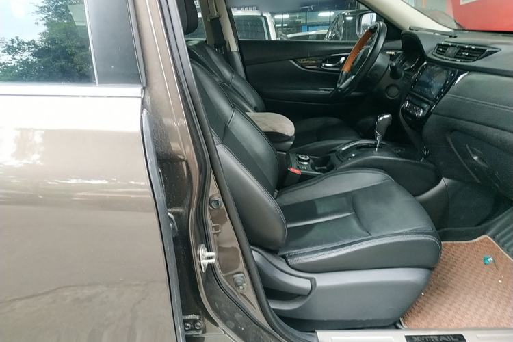 Used Nissan X-Trail 2021 2.5L CVT 4WD XL SmartConnect Leading Edition Right Front Seat