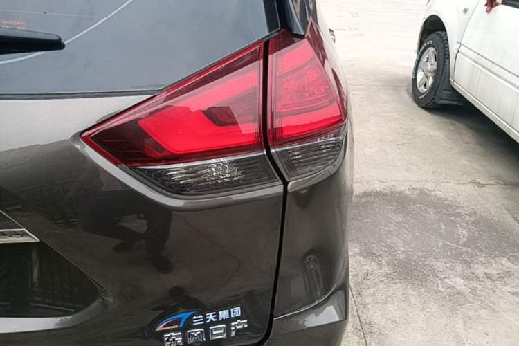 Used Nissan X-Trail 2021 2.0L CVT 2WD XL ITS SmartConnect Comfort Edition Right Rear Taillight