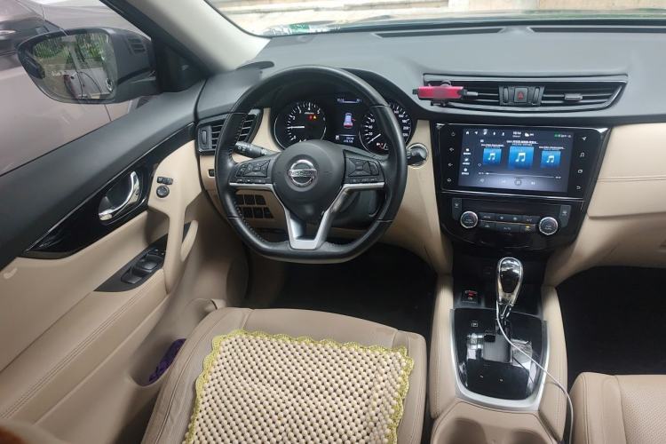 Used Nissan X-Trail 2021 2.0L CVT 2WD XL Premium SmartConnect Deluxe Edition Steering Wheel