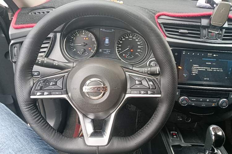Used Nissan X-Trail 2021 2.0L CVT 2WD XL ITS SmartConnect Comfort Edition Steering Wheel