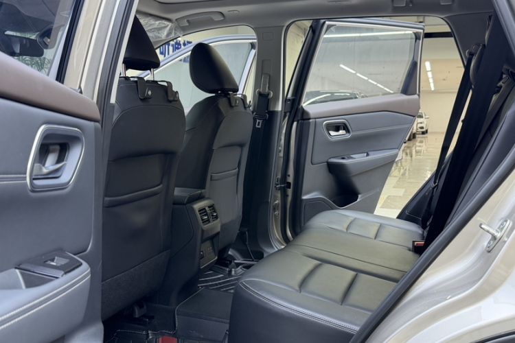 Used Nissan X-Trail 2021 VC-Turbo 300 CVT 4WD Ultimate Edition Interior 6