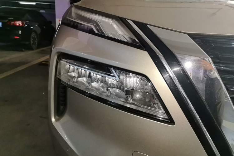Used Nissan X-Trail 2021 VC-Turbo 300 CVT 4WD Luxury Edition Right Front Headlight
